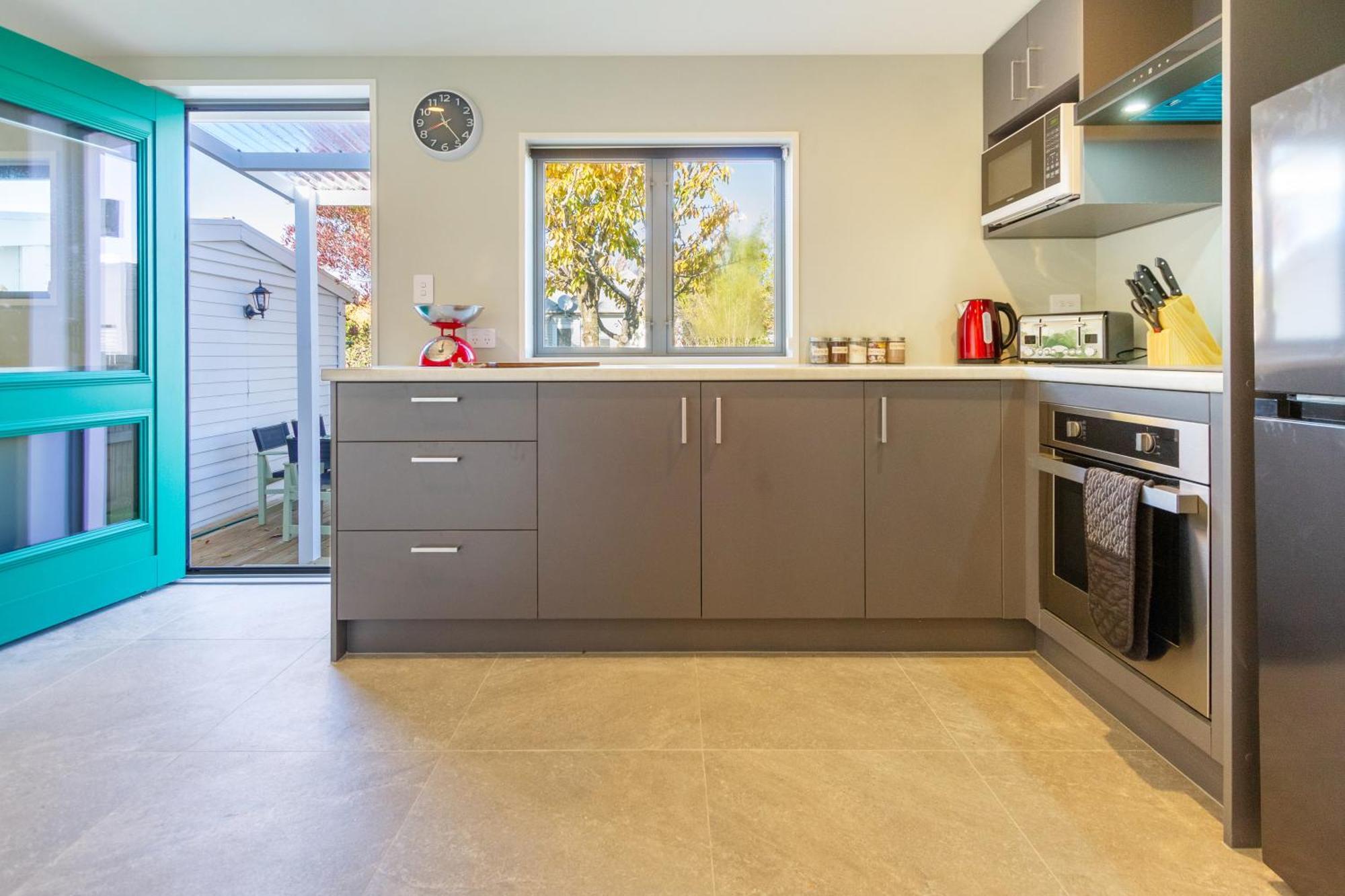 Charming 3 Bedroom Home Near Christchurch City Exterior foto